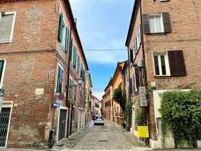 Renaissance oasis with garden in the center of Ferrara - Image 5