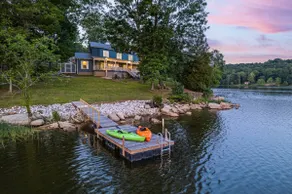 Lakefront | Dock, 4 Kayaks, Firepit, Sleeps 8 - Image 3