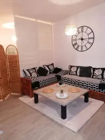 Oriental apartment 50 m2 with terrace, private parking - Image 4