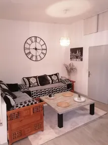 Oriental apartment 50 m2 with terrace, private parking - Image 2