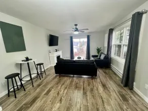 Brand New, immaculate, well-equipped, 1 bedroom - Image 3