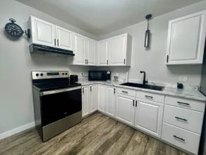 Brand New, immaculate, well-equipped, 1 bedroom - Image 5