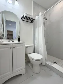 Private Studio w/Free Parking Walk to Bucs Stadium - Image 4