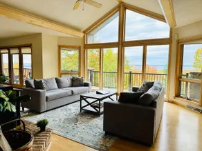 Quality, Modern Home w/Sauna - Lake & Island Views - Image 4