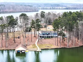 Sleeps 13 | Waterfront Dock + Huge Group Getaway - Image 3