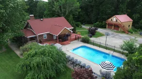 Pickle Hill - hot tub, pickleball court, sleeps 10 - Image 4