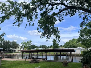 River house Getaway - Image 5