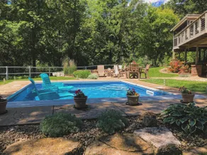 Woods Inn and Farmhouse - Image 5