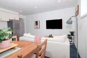 Modern Luxury Townhouse - Image 3