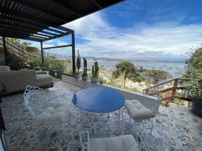 Beautiful beachfront house - Image 2