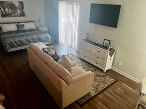 Cozy & Comfortable Studio Suite - Image 3