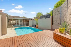 Tropical Zen Stylish Beach-Inspired Home w Pool - Image 4
