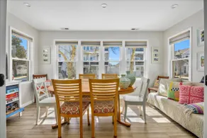 Modern 3BR 2 blocks to beach -Central AC & Parking - Image 4