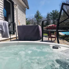 Hot Tub Cabin • Lake Access, Kayaks & Fire Pit - Image 3