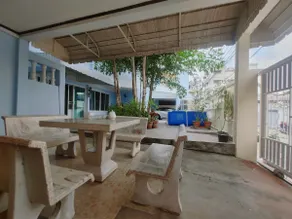 Spacious and quiet 5 bright rooms with swimming pool. Single-family house. Book 3 nights or more for a free 12-seater pick up - Image 4