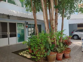 Spacious and quiet 5 bright rooms with swimming pool. Single-family house. Book 3 nights or more for a free 12-seater pick up - Image 5