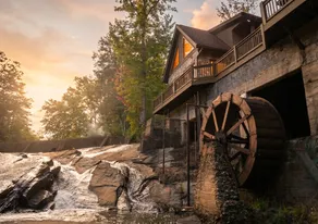 YOUR OWN Waterfall+Hot Tub+Fire Pit+Sauna - Image 2
