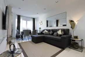 Exclusive Central Apartment with parking - Image 4
