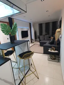 Exclusive Central Apartment with parking - Image 5
