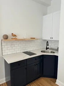 Cozy privet studio at Queen Village III - Image 3