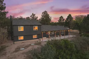 Wilderness Haven with Hot Tub in Franktown - Image 2