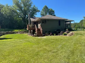 Golden Pond Lower • Yard, Firepit & Pond Access - Image 4