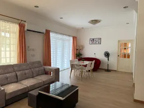 Spacious Family Home w/ Parking - Image 4