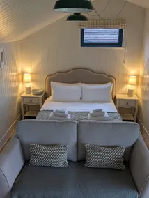 Rural Escape Cabin - Image 4