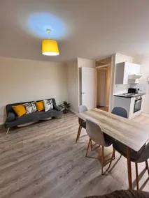 Whole Flat - Free Parking - Cathedral & Canal View - Image 2