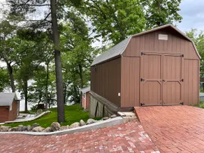 Lake life cottage + bunk cabins - Image 4