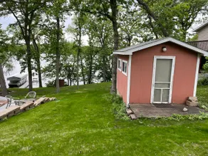 Lake life cottage + bunk cabins - Image 3