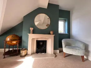 Cosy Seaside Flat, Parking x2, fast WiFi & 65'TV - Image 2