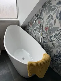 Cosy Seaside Flat, Parking x2, fast WiFi & 65'TV - Image 5