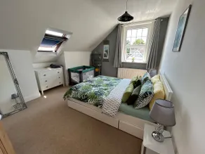 Cosy Seaside Flat, Parking x2, fast WiFi & 65'TV - Image 3