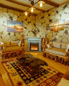 Thitu Log House - Image 3