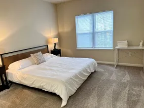 2BR 2BA-King Beds- Pool and Gym - Image 3