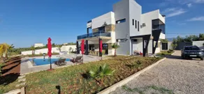 beautiful 3 bedroom air-conditioned villa with pool .top - Image 2