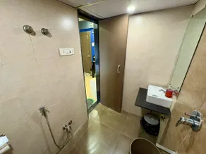 Studio Apartment Close to BKC, Hill road, Bandra - Image 5