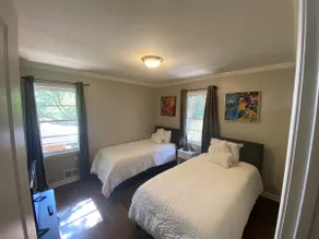 6bedroom House of Vibes w/ Backyard Oasis - Image 3