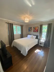 6bedroom House of Vibes w/ Backyard Oasis - Image 4