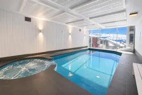Hotham Ski Out 6 Person Max Studio with pool sauna and spa - Image 2