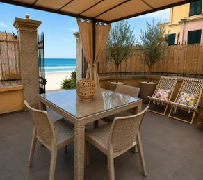 Zahara – Beachfront a 10m | Sea View + Parking - Image 1