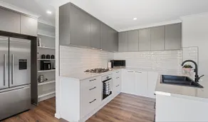 Luxe Living 3 D/B lock up plus plenty of parking - Image 5