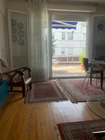 Apartment with terrace - Image 5