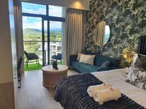 Menlyn Maine Luxury Apartment - Image 2