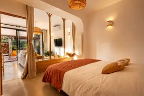 Hermès – Private Jacuzzi, private terrace, quiet - Image 2