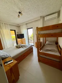 Chloe’s Paradise – Sea View | Private Parking - Image 4