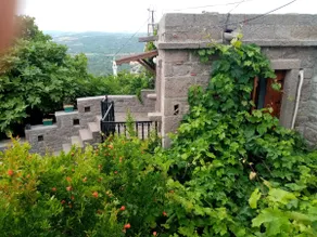 Two-storey stone house in Assos - Image 4