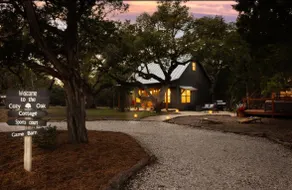 Feed Deer Daily |Peaceful Hill Country Cozy Cabin - Image 4