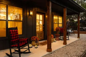 Feed Deer Daily |Peaceful Hill Country Cozy Cabin - Image 3